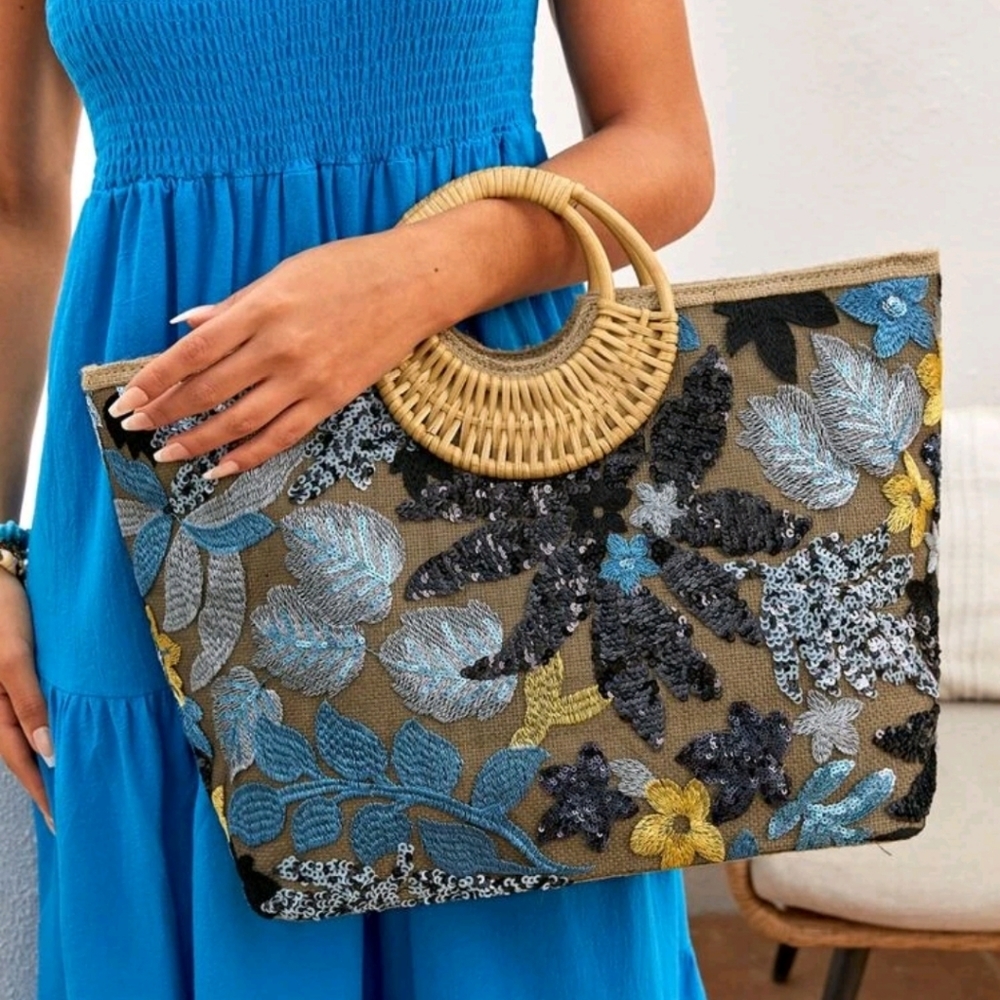 Floral Embroidered Straw Bag